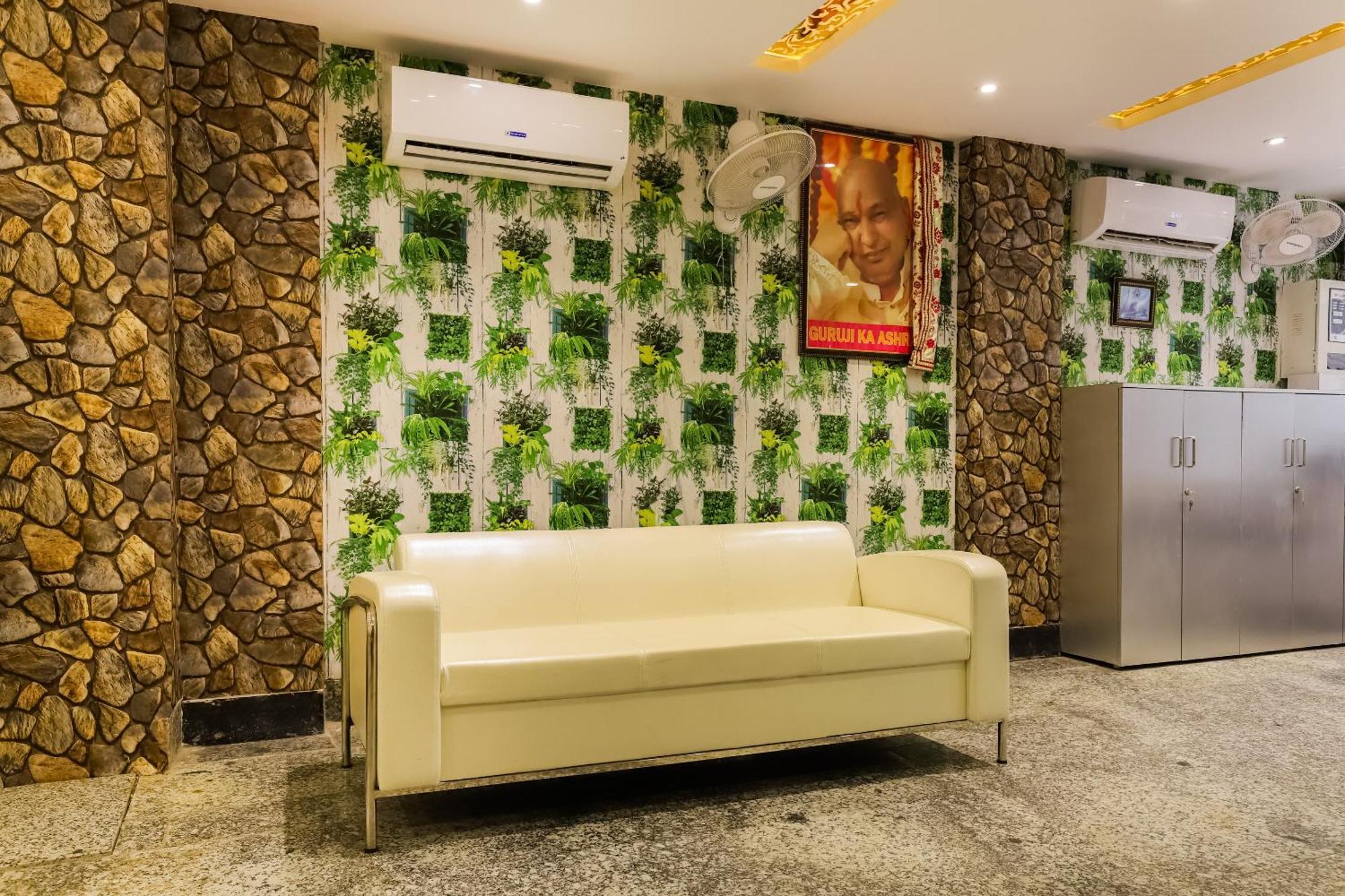 Hotel O New Tech India Delhi  Dış mekan fotoğraf